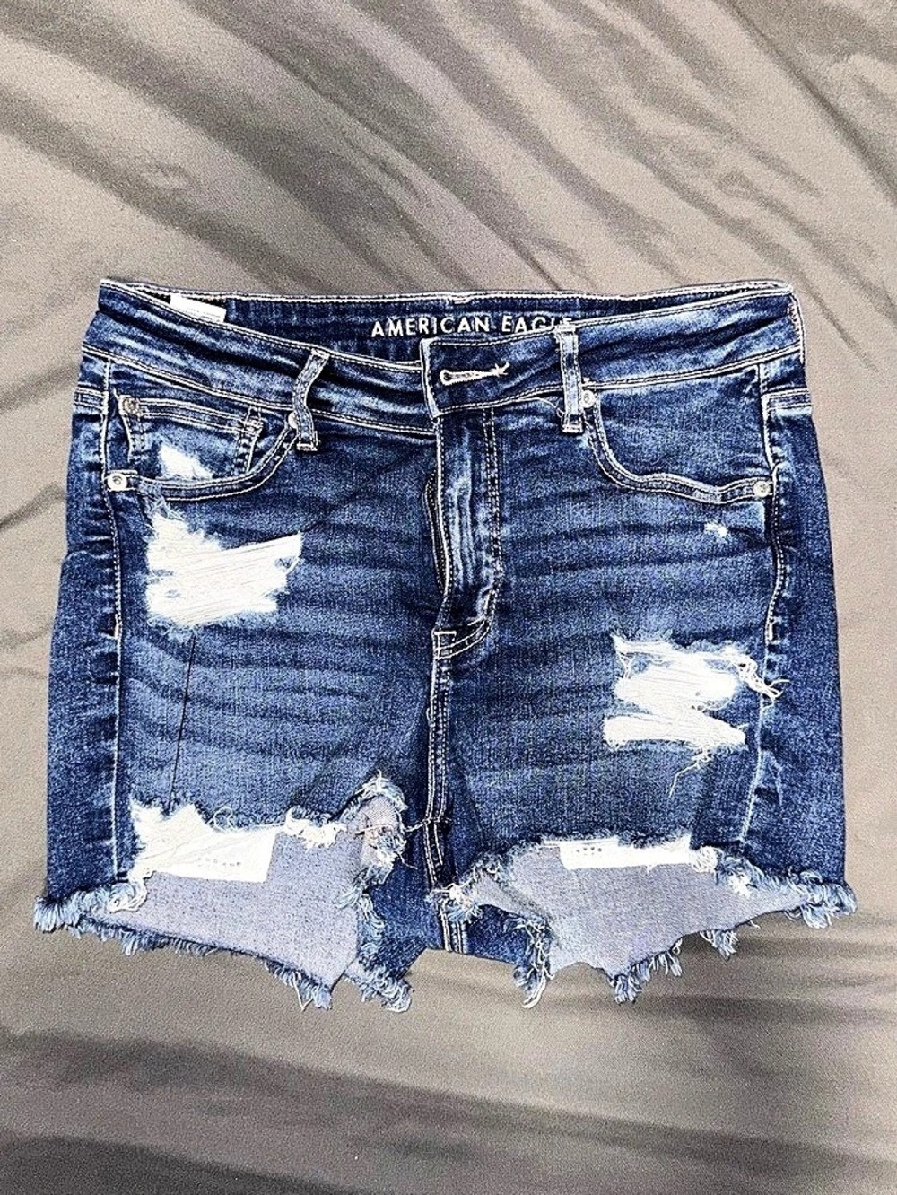American Eagle Distressed Denim Jean Shorts in Blue Size 6
